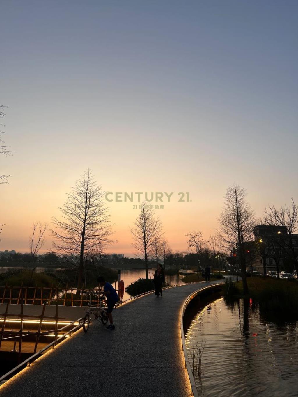 華興池第一排稀有三套房車自用收租好棒