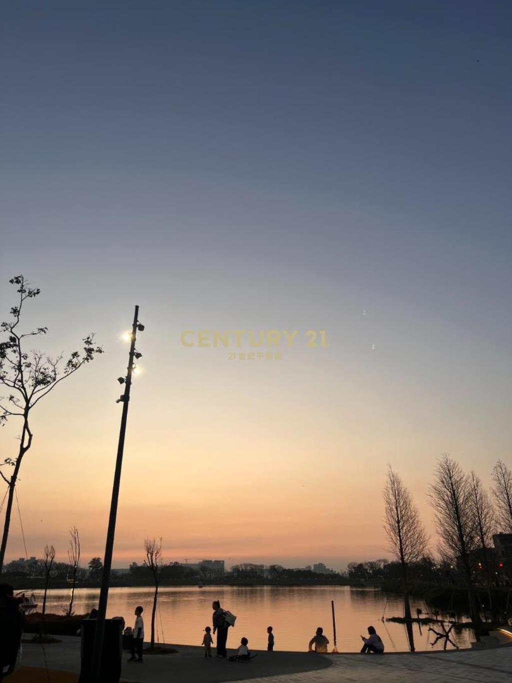 華興池第一排稀有三套房車自用收租好棒