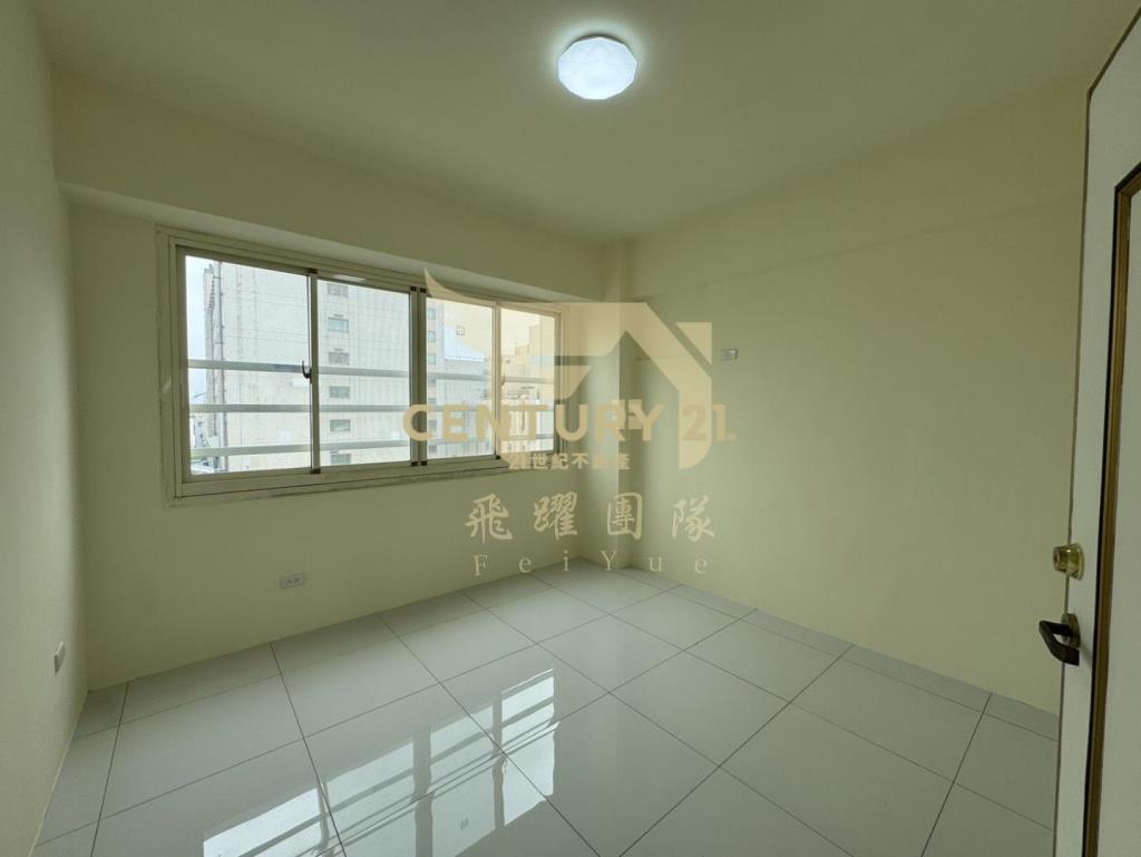 近新竹巨城整新電梯美兩房