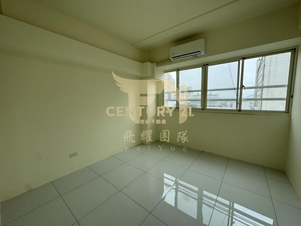 近新竹巨城整新電梯美兩房