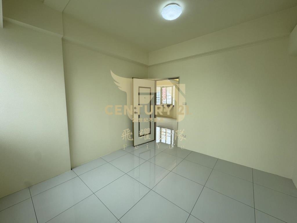 近新竹巨城整新電梯美兩房