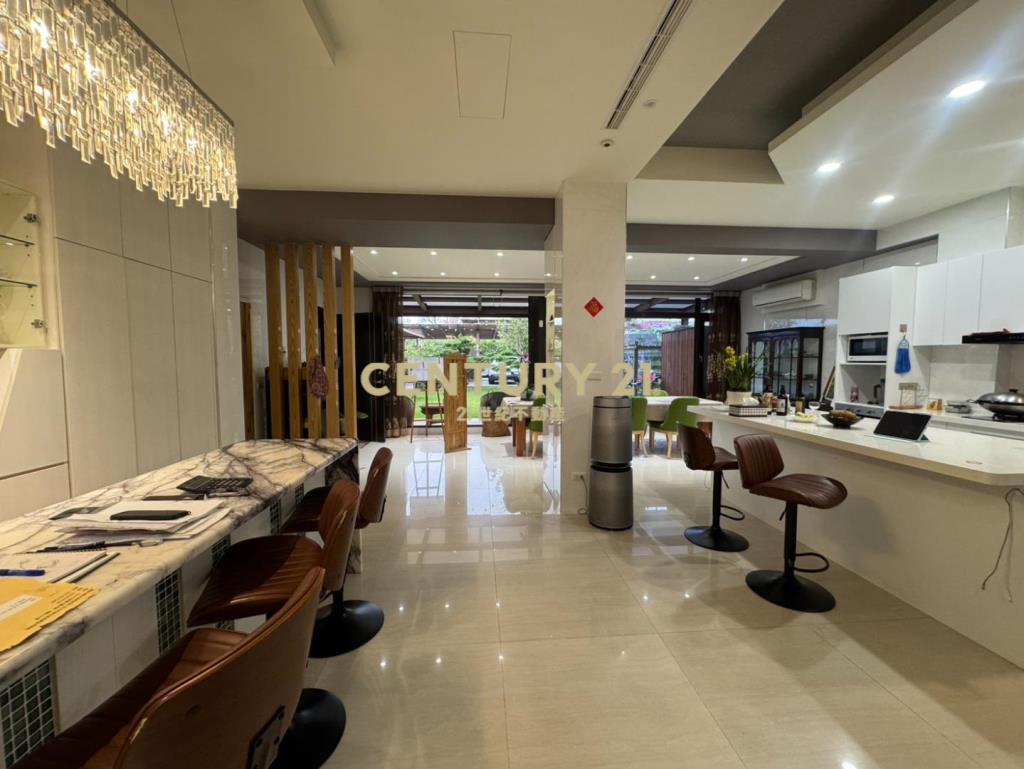 中央大學稀有千萬裝潢超大地坪美式電梯豪宅