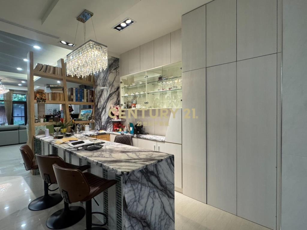 中央大學稀有千萬裝潢超大地坪美式電梯豪宅