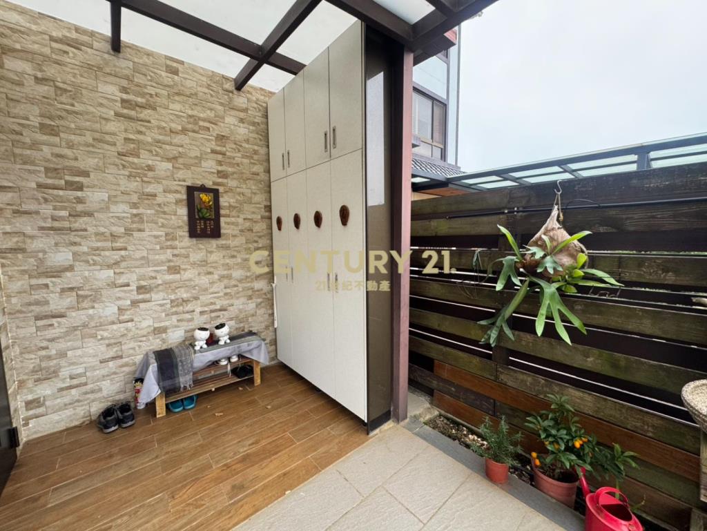 中央大學稀有千萬裝潢超大地坪美式電梯豪宅