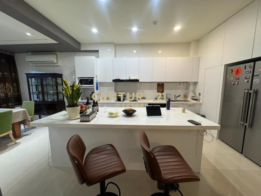 中央大學稀有千萬裝潢超大地坪美式電梯豪宅