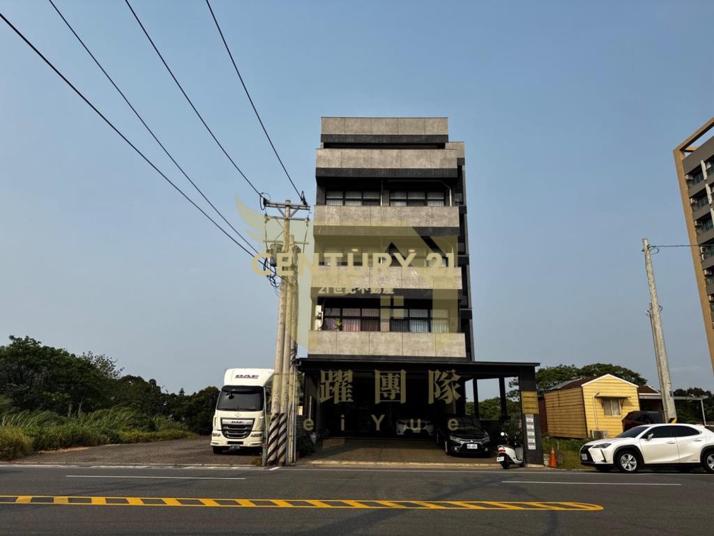 【好市多】260坪電梯透店｜前院停三車