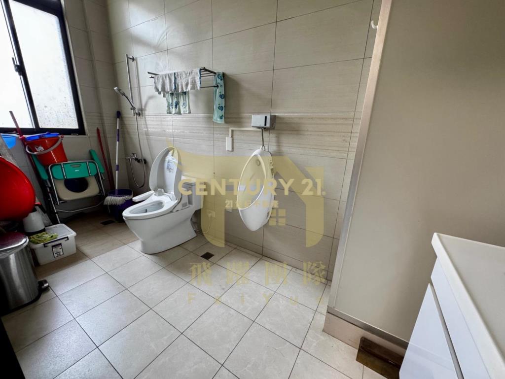 【好市多】260坪電梯透店｜前院停三車