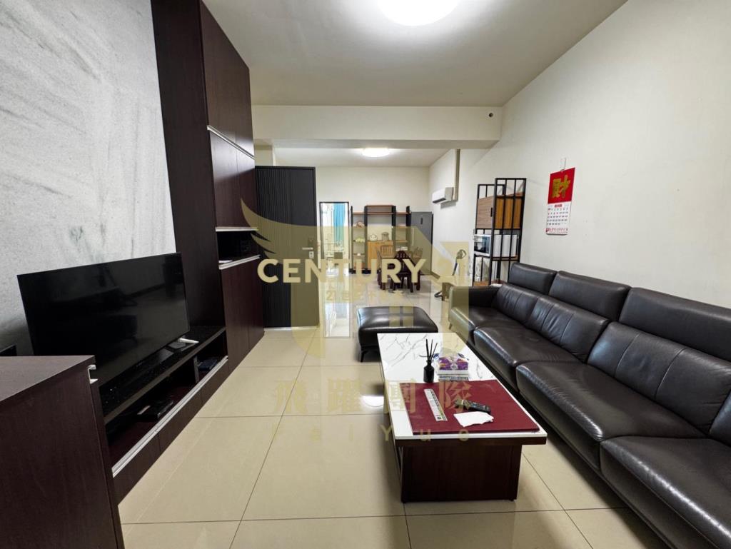 【好市多】260坪電梯透店｜前院停三車