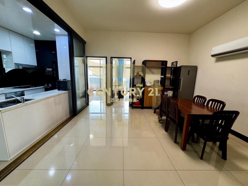 【好市多】260坪電梯透店｜前院停三車