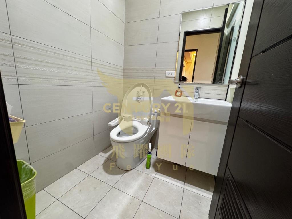 【好市多】260坪電梯透店｜前院停三車