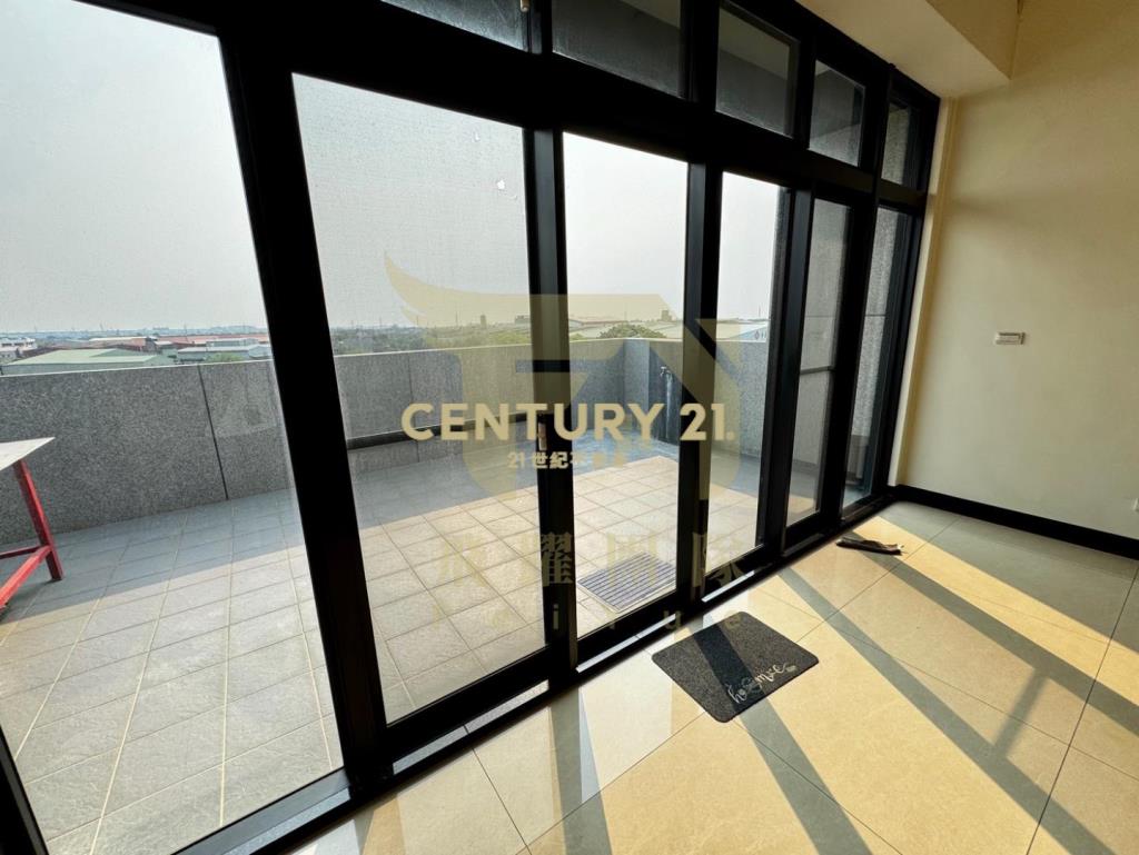 【好市多】260坪電梯透店｜前院停三車