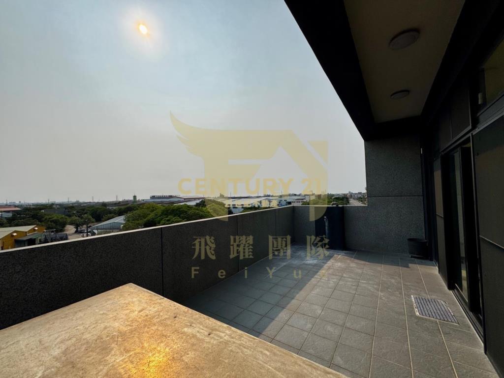 【好市多】260坪電梯透店｜前院停三車