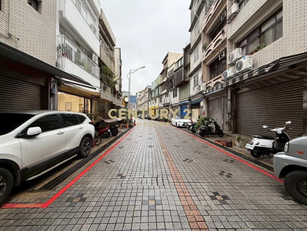 近火車站-商業區-前後臨路【雙店面透店】
