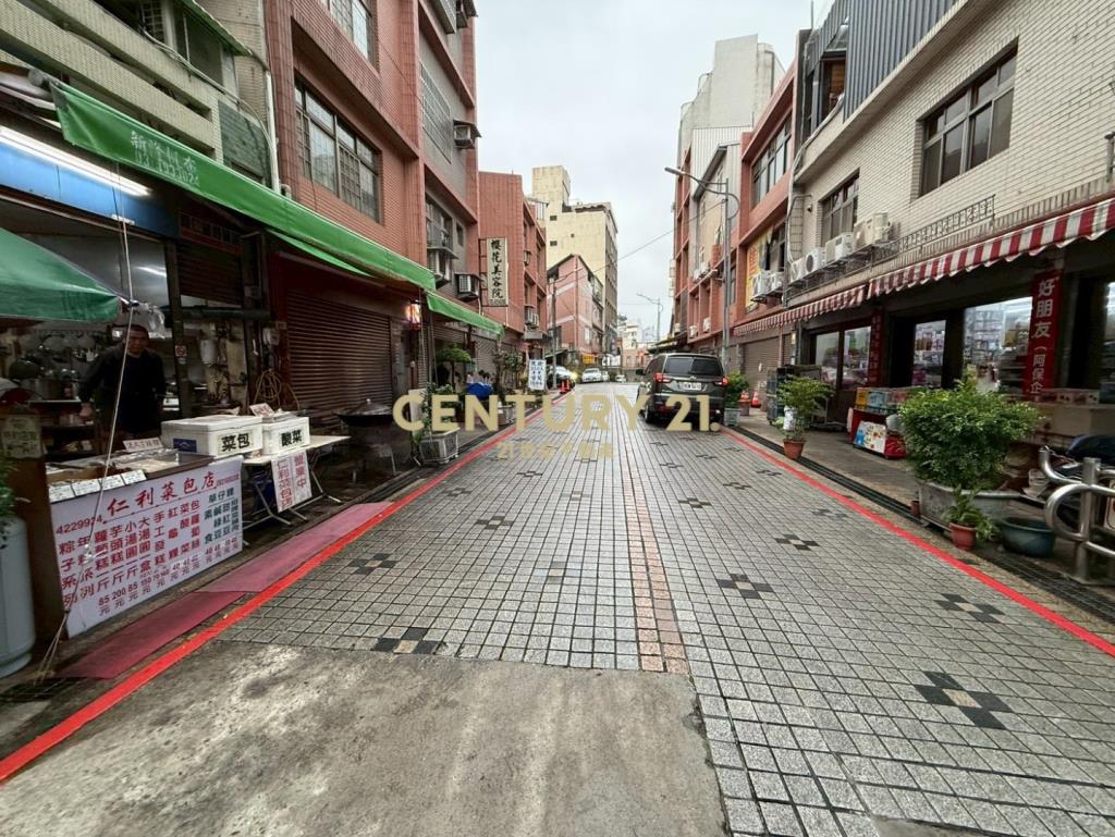 近火車站-商業區-前後臨路【雙店面透店】