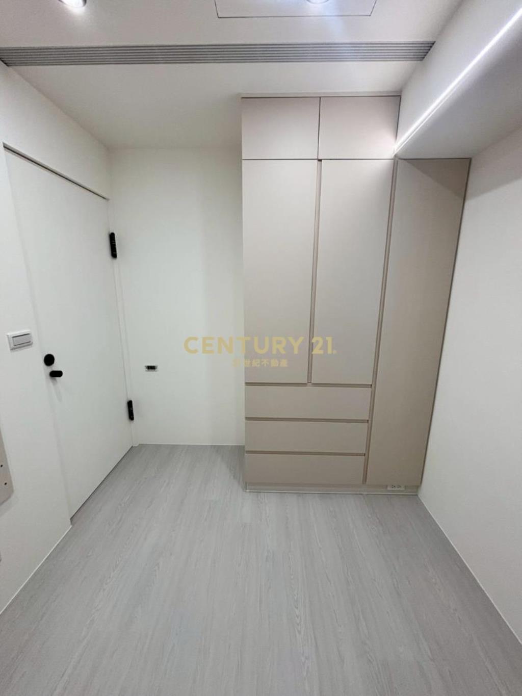 城市之光美妝漂亮兩房