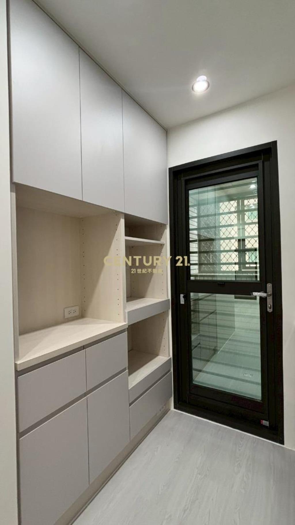 城市之光美妝漂亮兩房