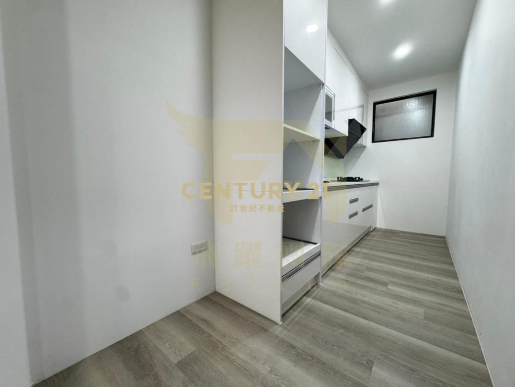 南勢學區透天門前停車3套房+1樓孝親房