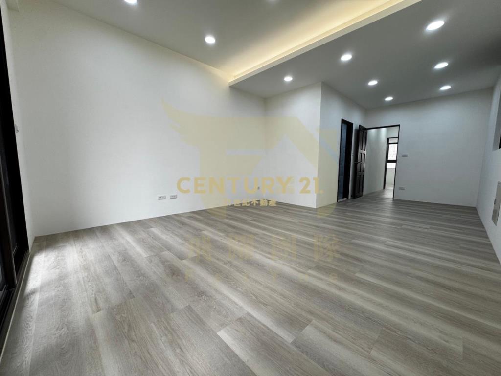 南勢學區透天門前停車3套房+1樓孝親房