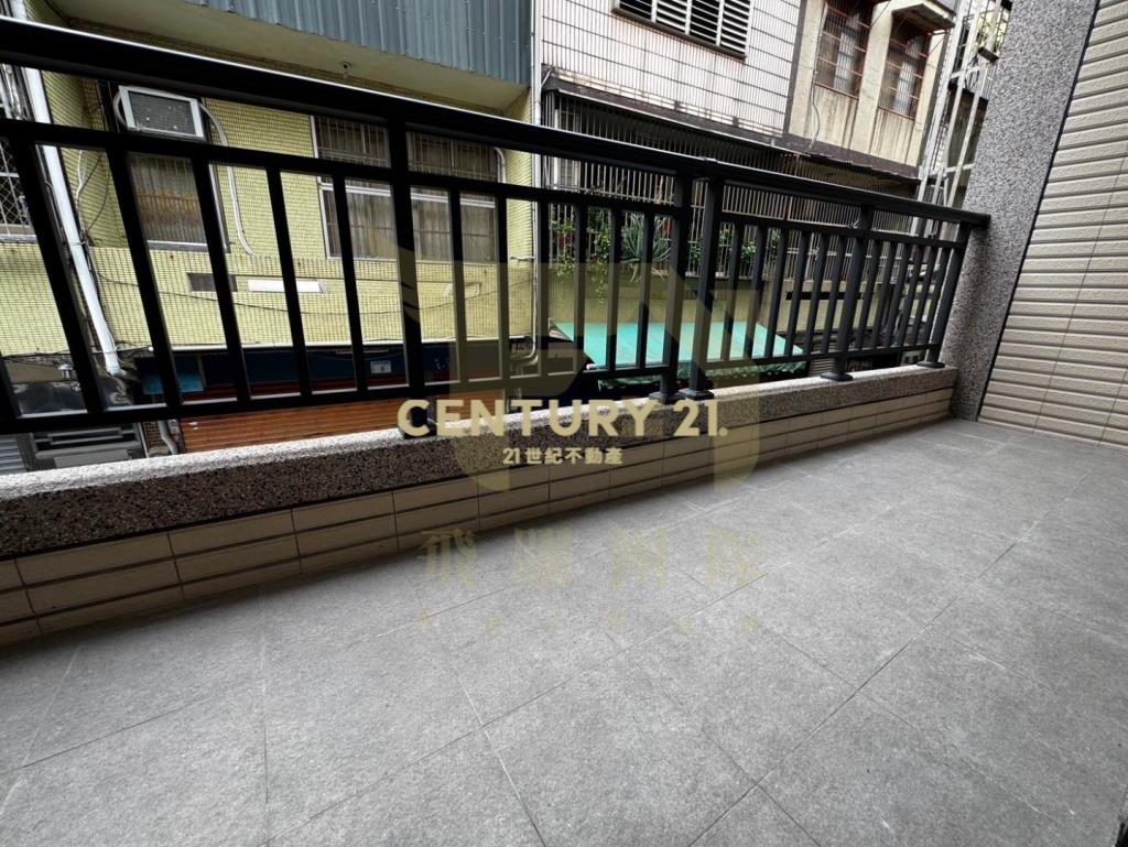 南勢學區透天門前停車3套房+1樓孝親房