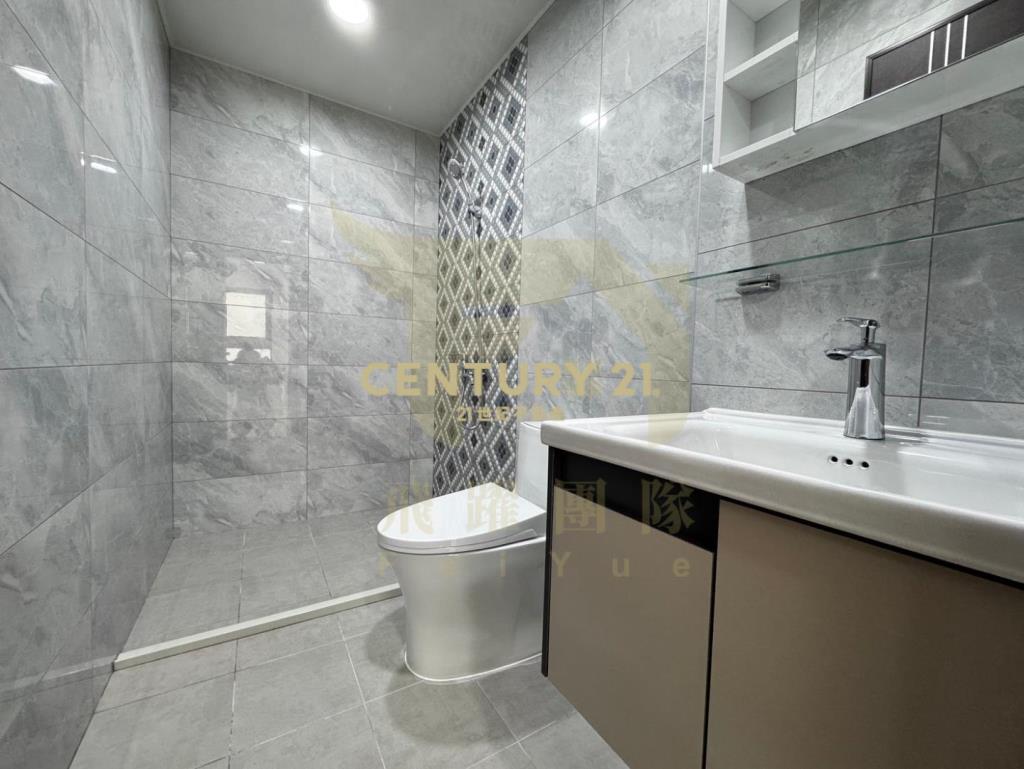 南勢學區透天門前停車3套房+1樓孝親房