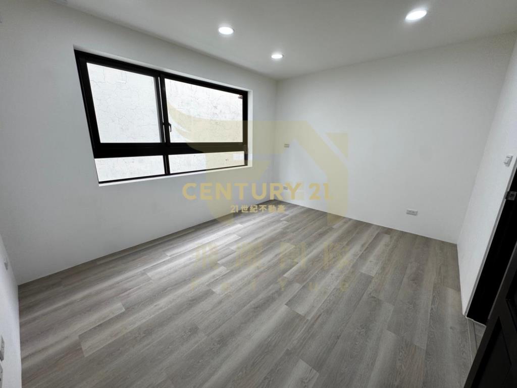 南勢學區透天門前停車3套房+1樓孝親房