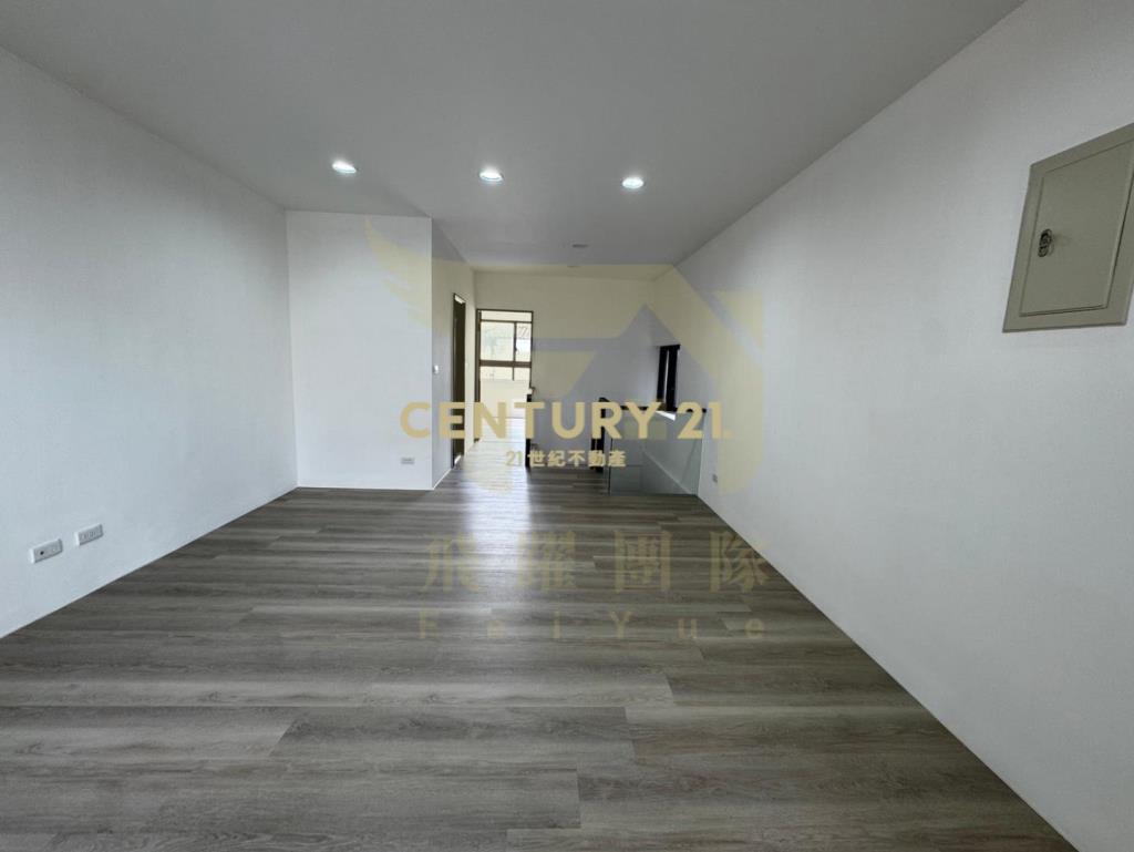 南勢學區透天門前停車3套房+1樓孝親房