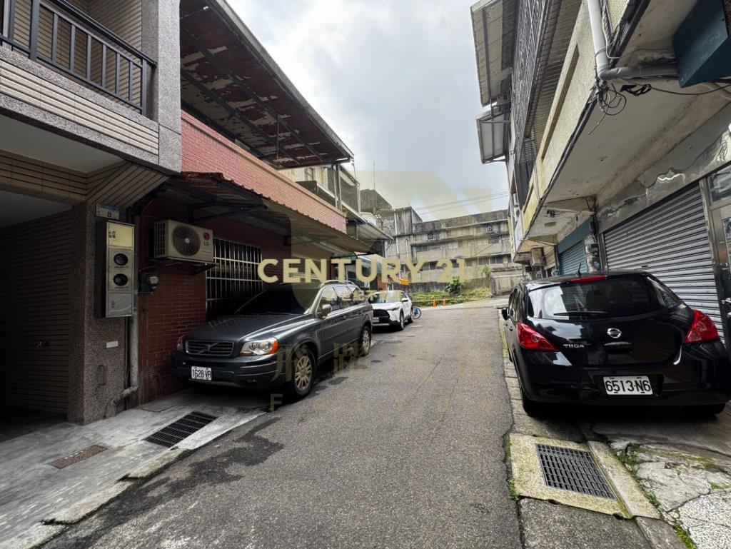 南勢學區透天門前停車3套房+1樓孝親房