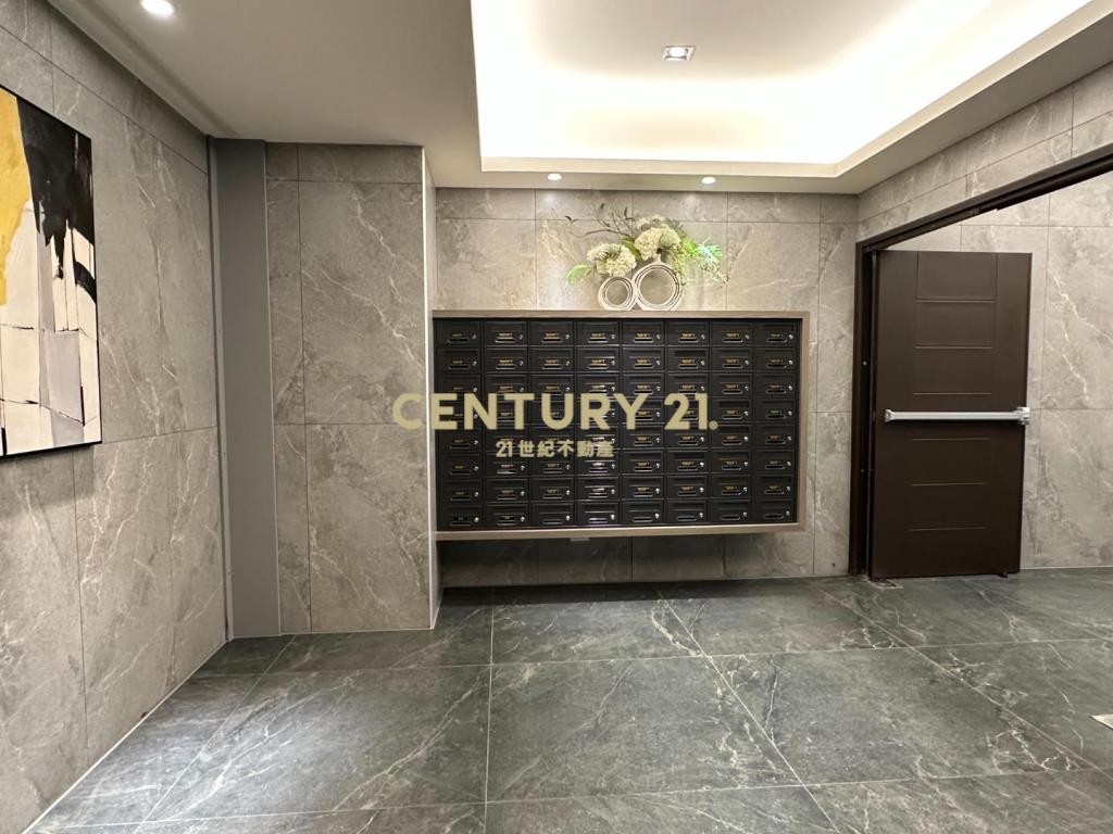 專任近台中三井OUTLET全新3房平面車