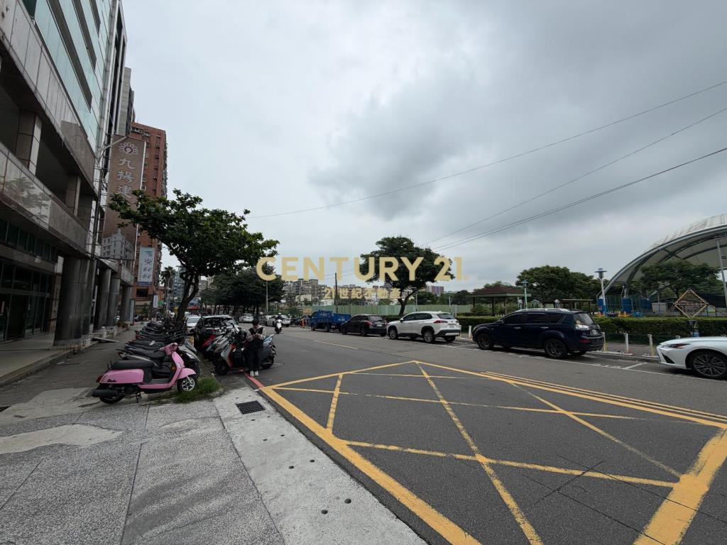 林口長庚醫院商圈~樓中樓店面