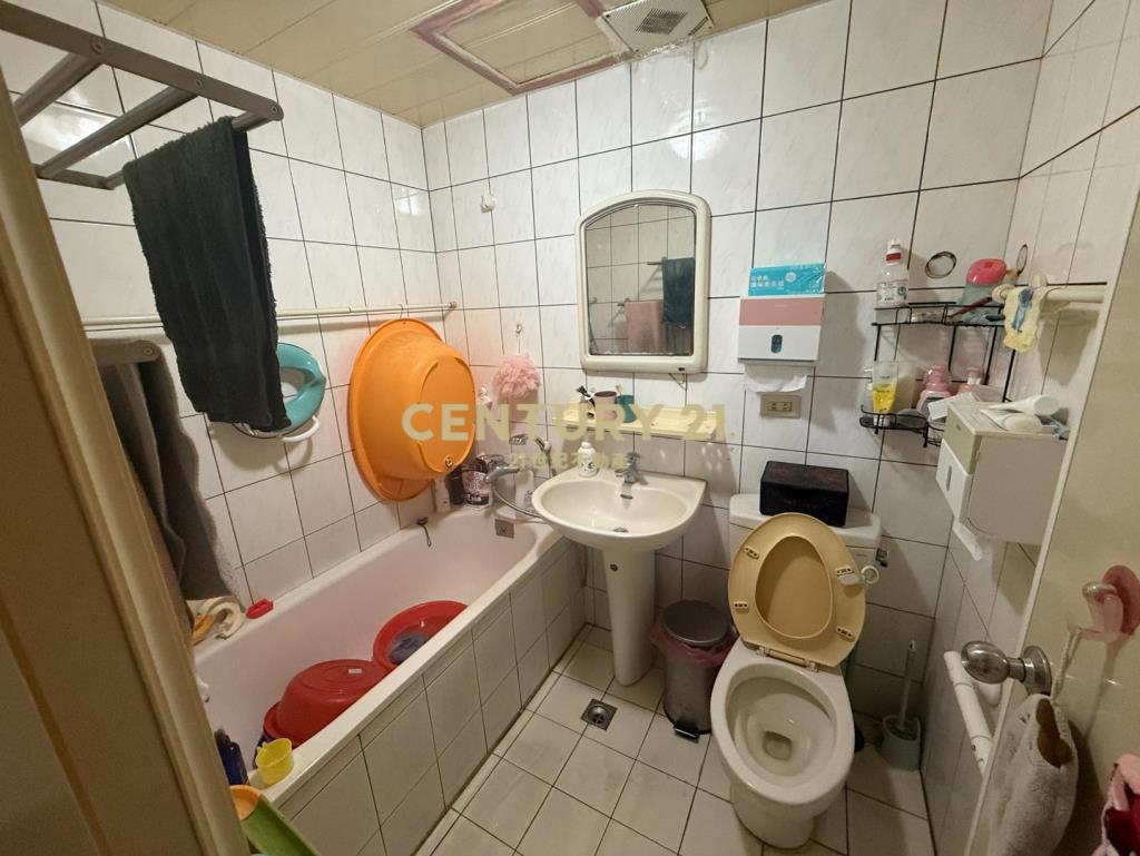 中壢~近萬家福量販店~低總價3房
