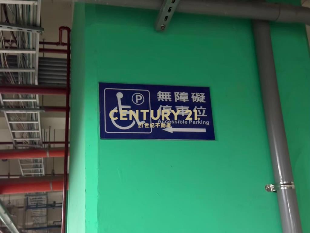 中路特區近交流道兩房車