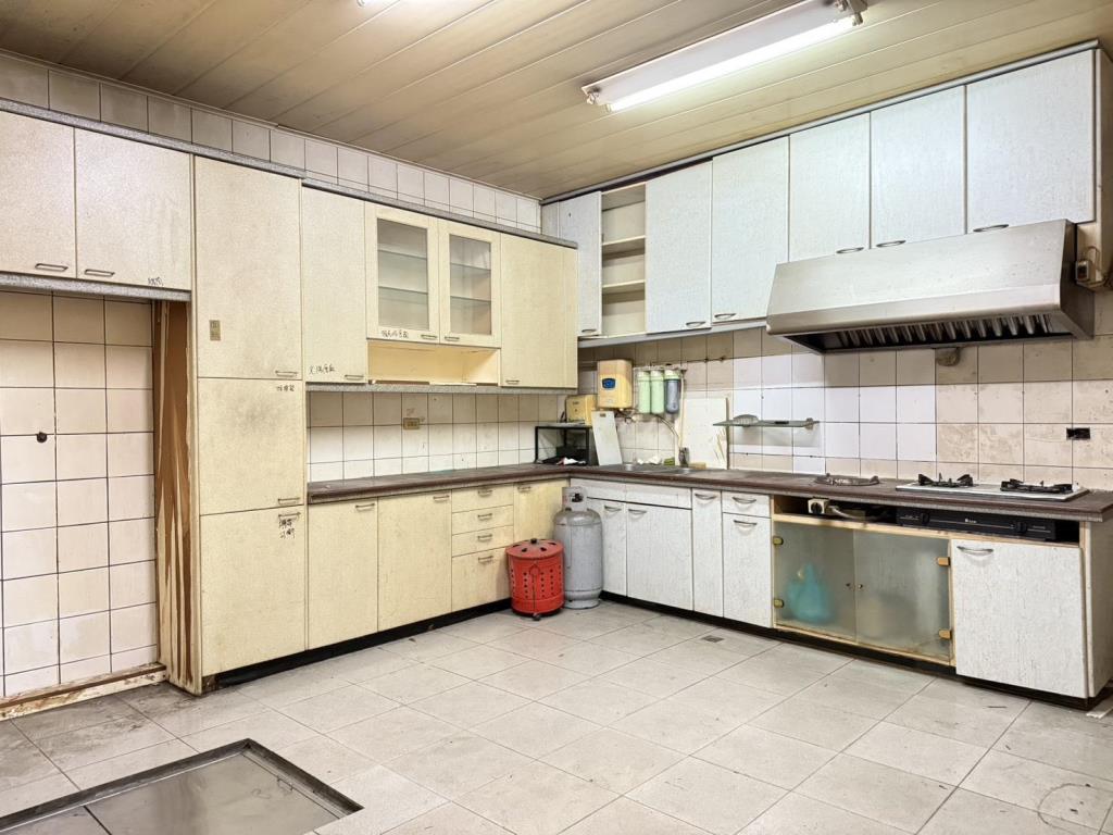 【向陽團隊】中壢家樂福店面