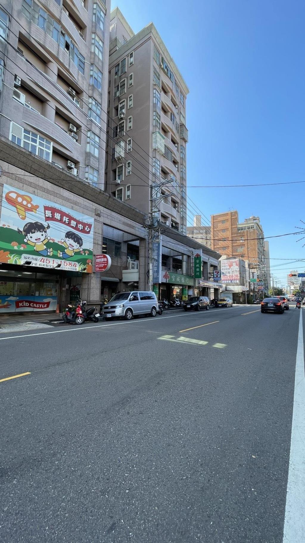【向陽團隊】中壢家樂福店面