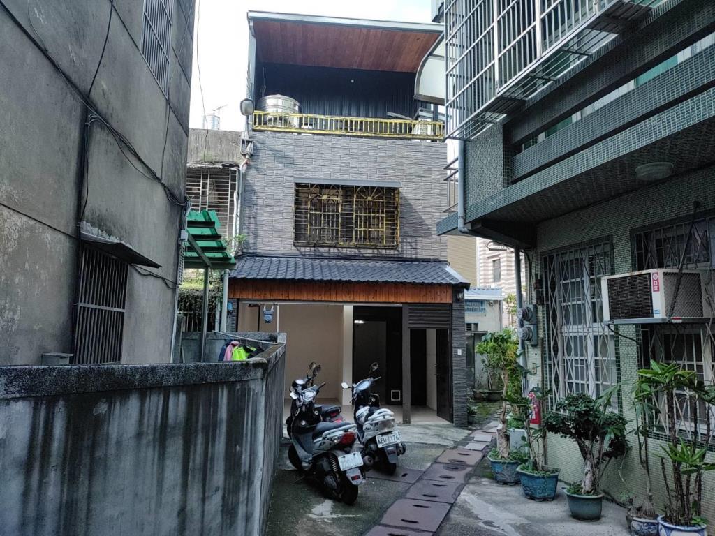 【向陽團隊】新明國中忠孝路新整美透天