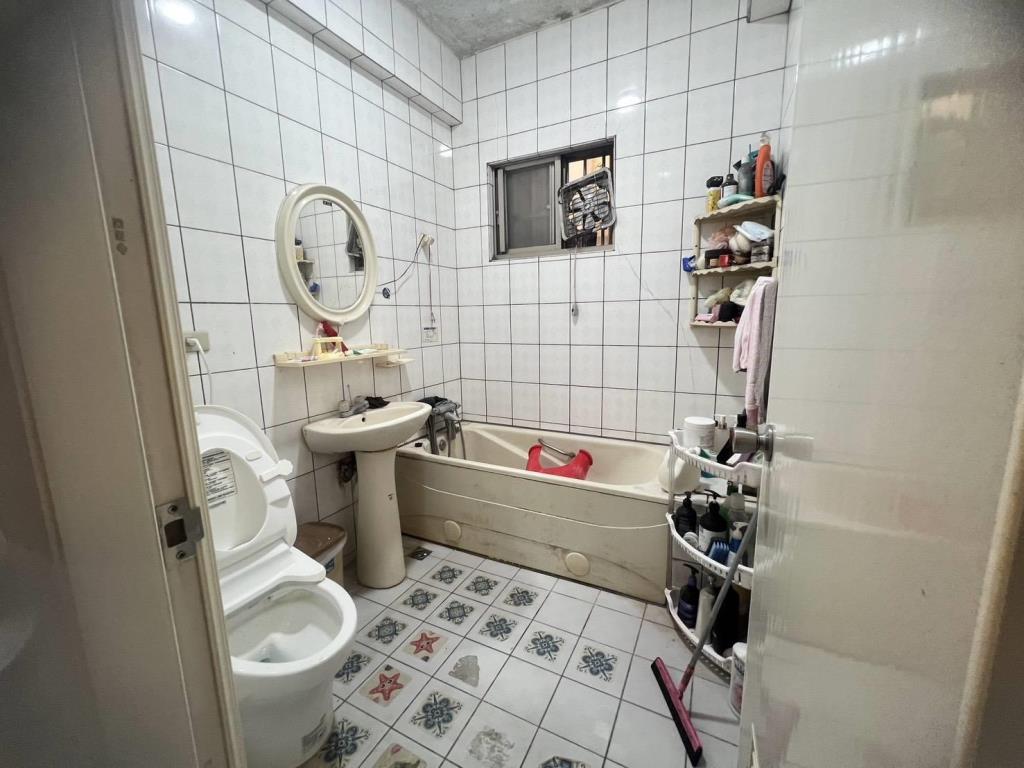 【向陽】八德區瑞聯社區 前院停車 美別墅