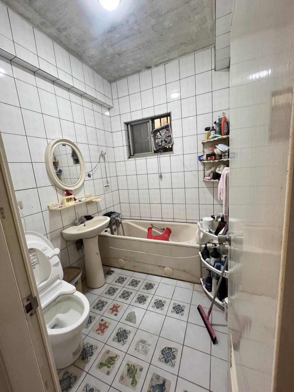 【向陽】八德區瑞聯社區 前院停車 美別墅