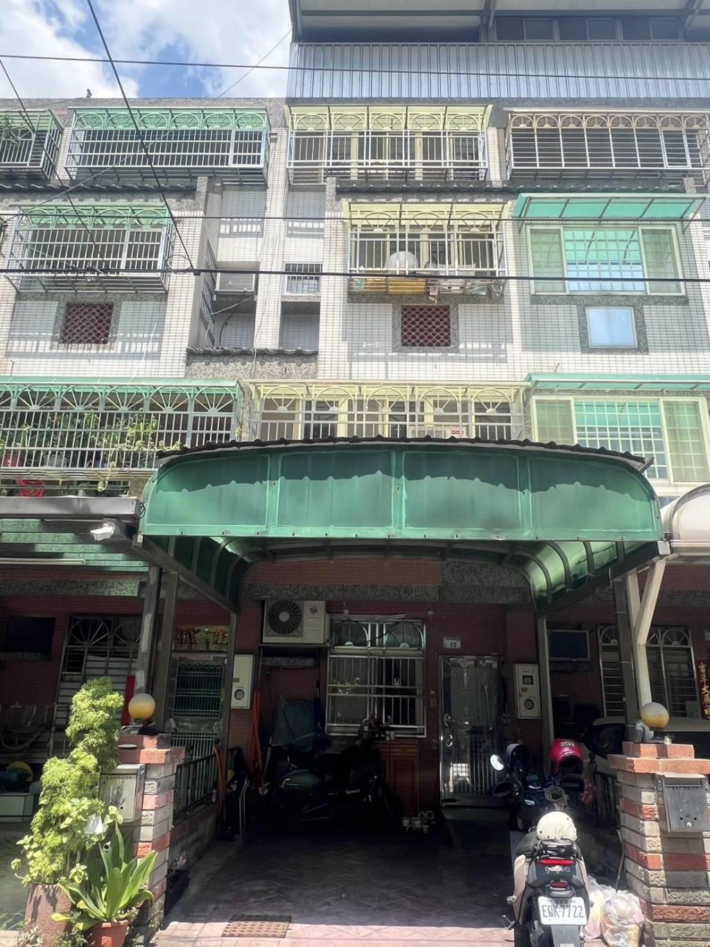 【向陽】八德區瑞聯社區 前院停車 美別墅