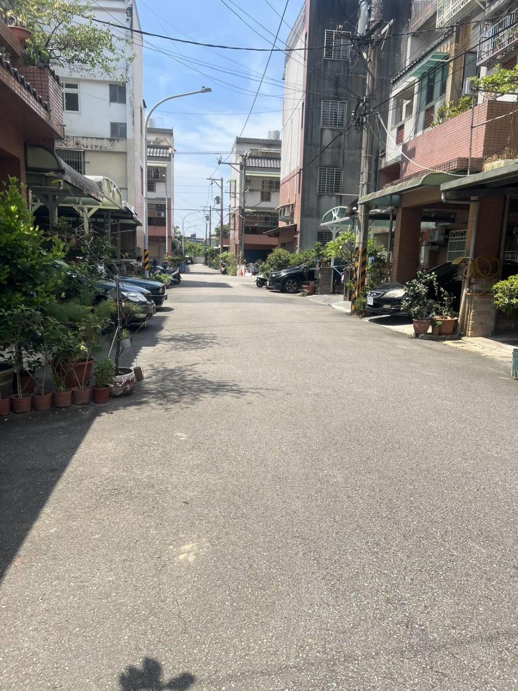 【向陽】八德區瑞聯社區 前院停車 美別墅