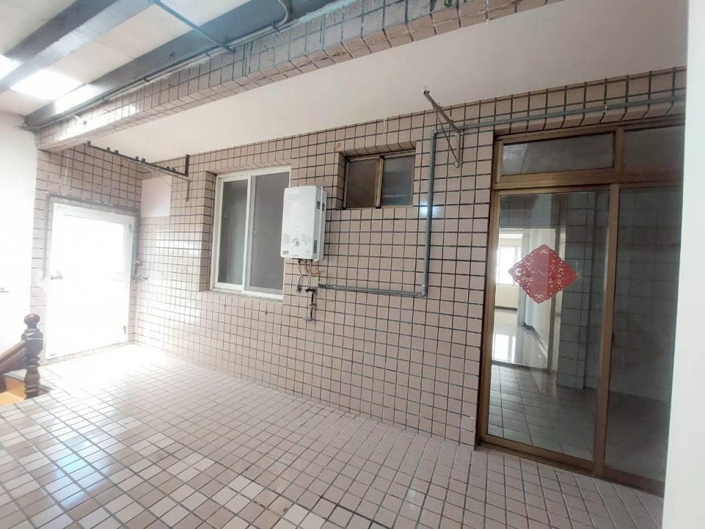 【向陽】中壢SOGO商圈公寓1+2樓店住