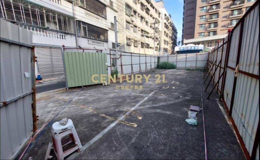 龍岡森林公園三面路小建地-附建照立可蓋