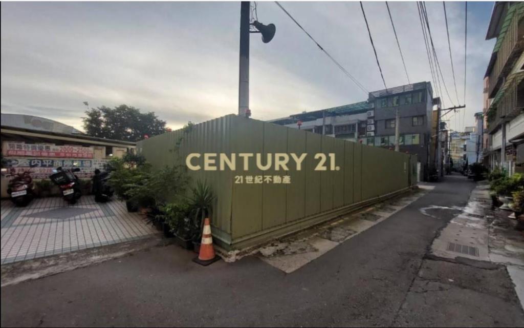 龍岡森林公園三面路小建地-附建照立可蓋