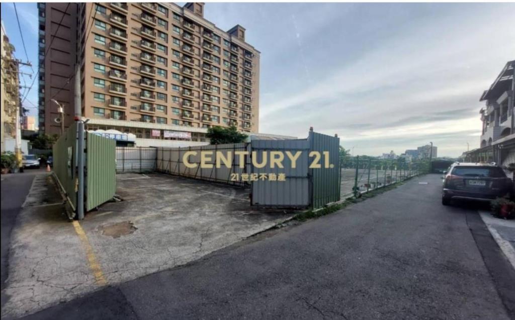 龍岡森林公園三面路小建地-附建照立可蓋