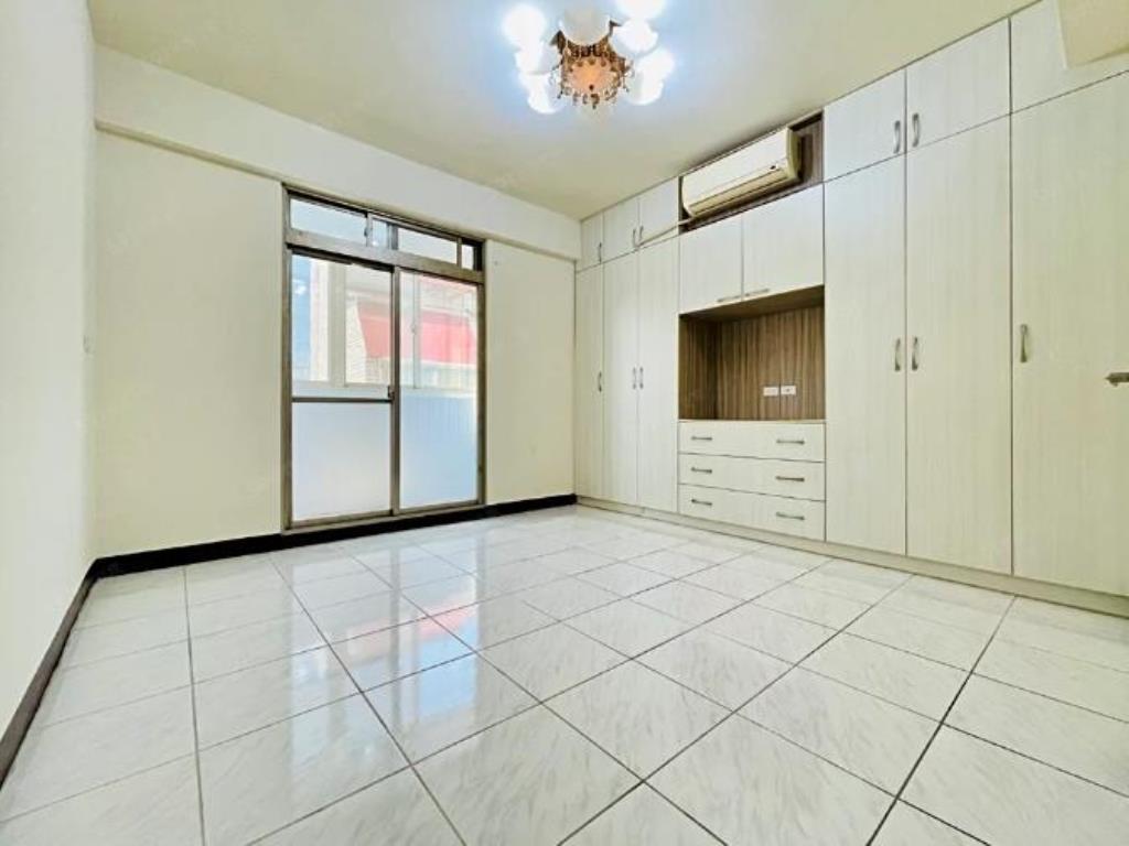 【向陽團隊】觀音草漯前院停車新整美墅