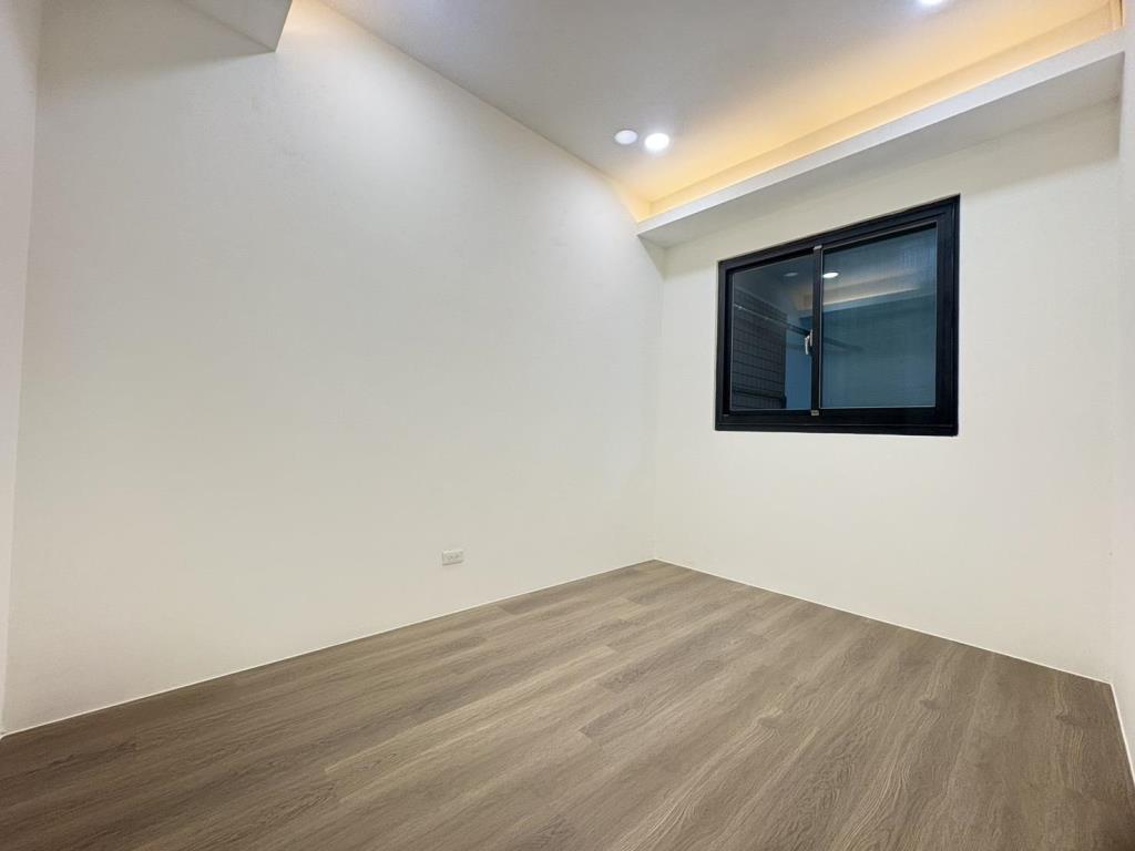 【向陽團隊】元生國小一樓整新電梯三房車