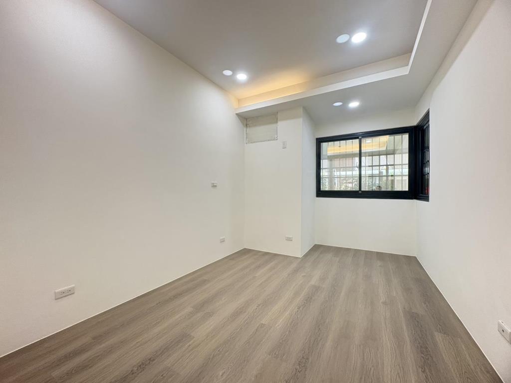 【向陽團隊】元生國小一樓整新電梯三房車