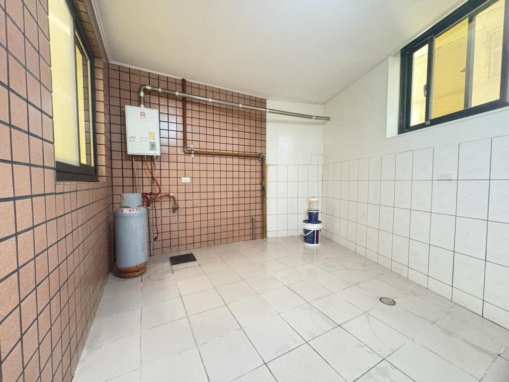 【向陽團隊】元生國小一樓整新電梯三房車