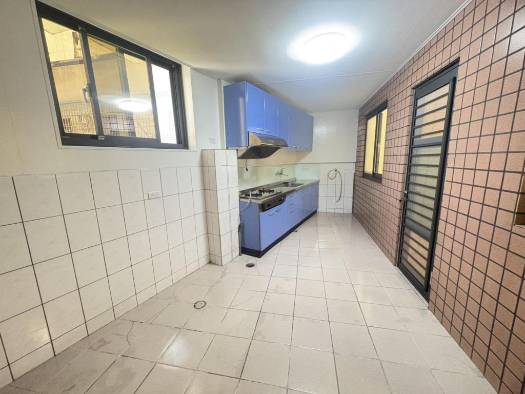 【向陽團隊】元生國小一樓整新電梯三房車