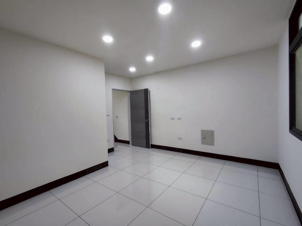 【向陽團隊】大湳商圈美透天