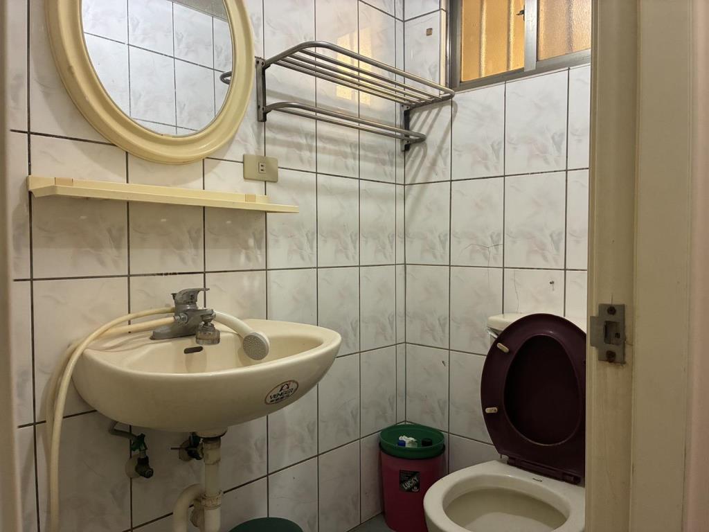 龍潭804醫院對面兩戶打通收租9套房