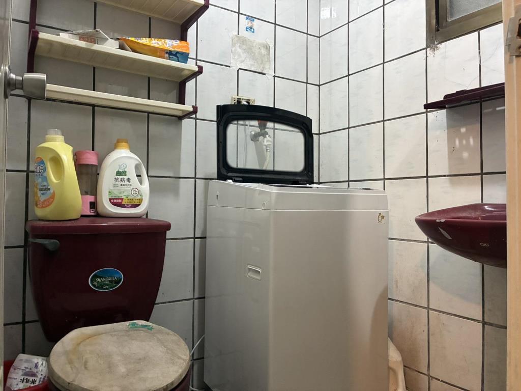 龍潭804醫院對面兩戶打通收租9套房